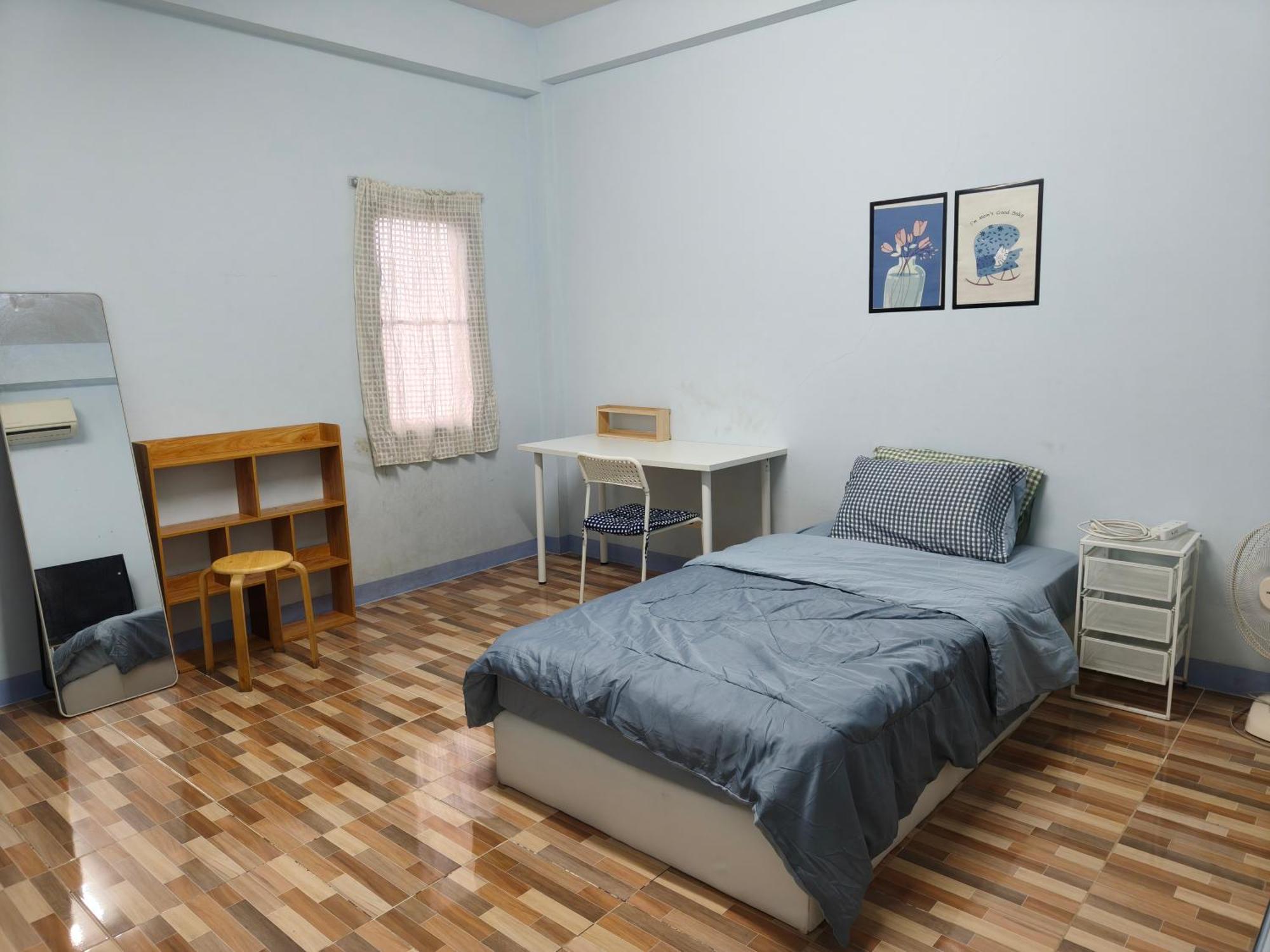Проживание в семье Otaku House